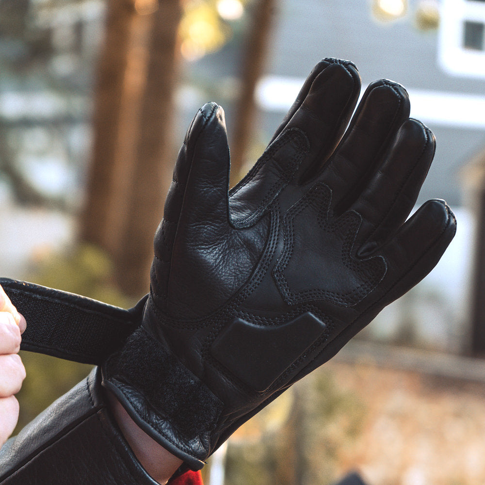 Predator Gloves Black