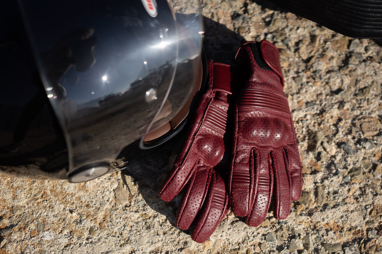 Queen Bee Gloves Cherry Perforated
