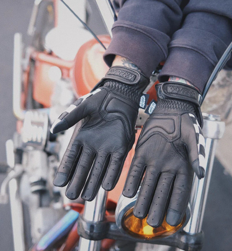 Checkered Gloves – Wind & Throttle