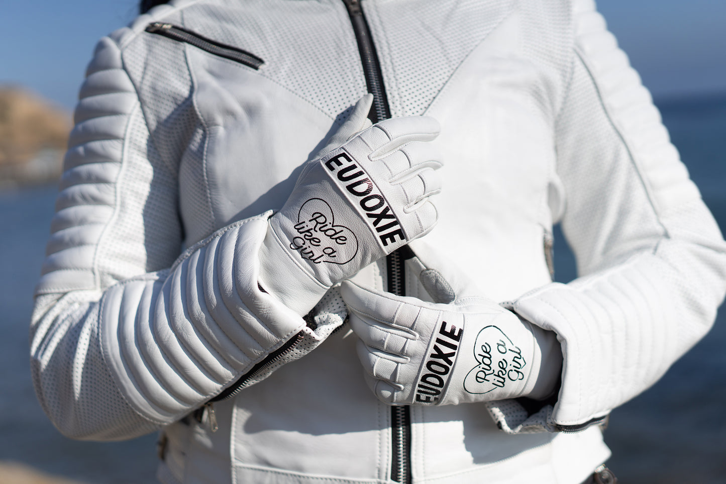 Lizzy Gloves White