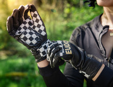 Load image into Gallery viewer, Lizzy Gloves Gold
