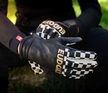 Load image into Gallery viewer, Lizzy Gloves Gold
