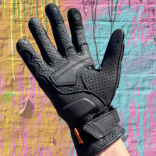 Load image into Gallery viewer, Yoko Gloves Black
